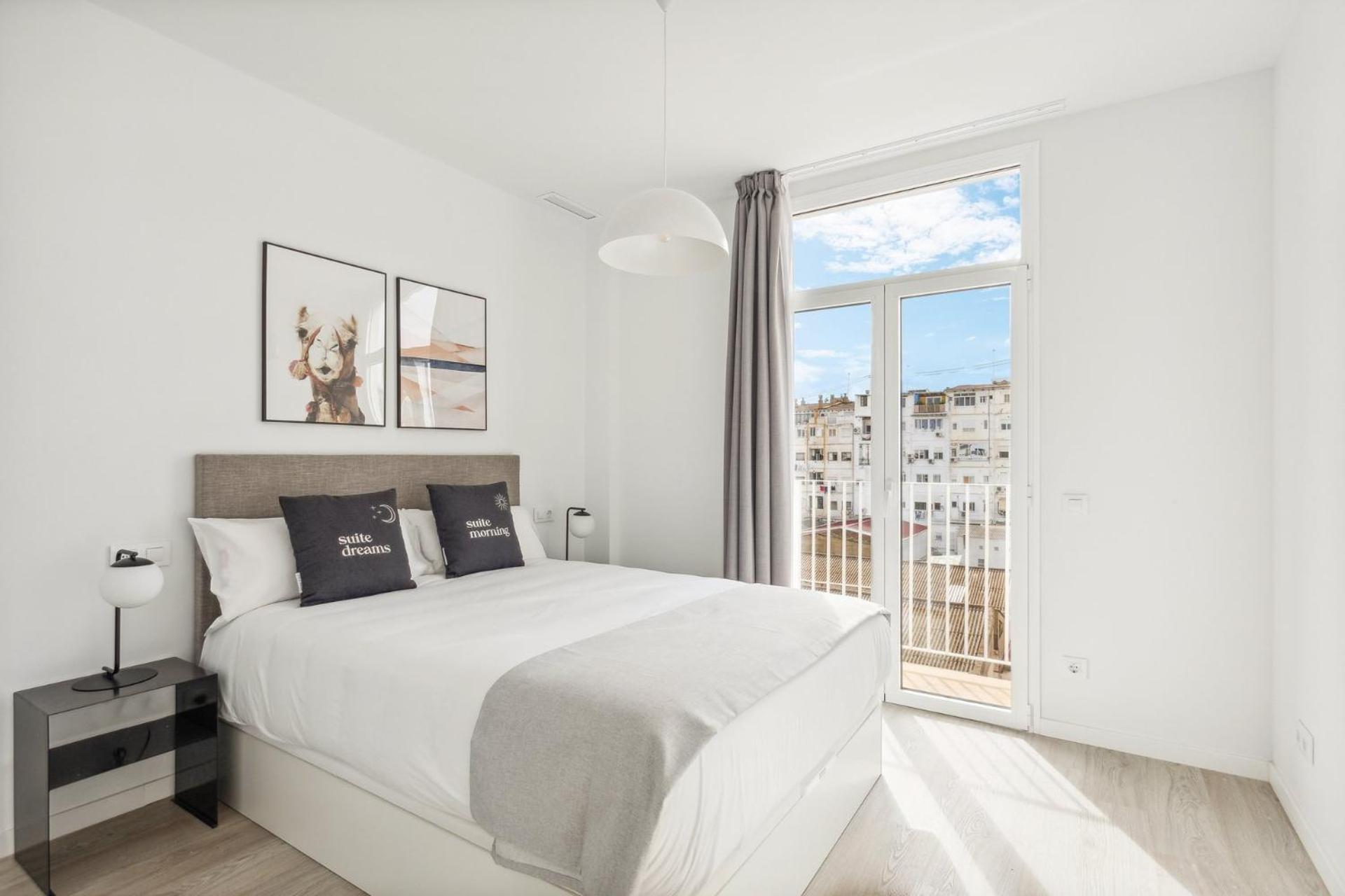 Limehome Valencia Calle De Cadiz מראה חיצוני תמונה
